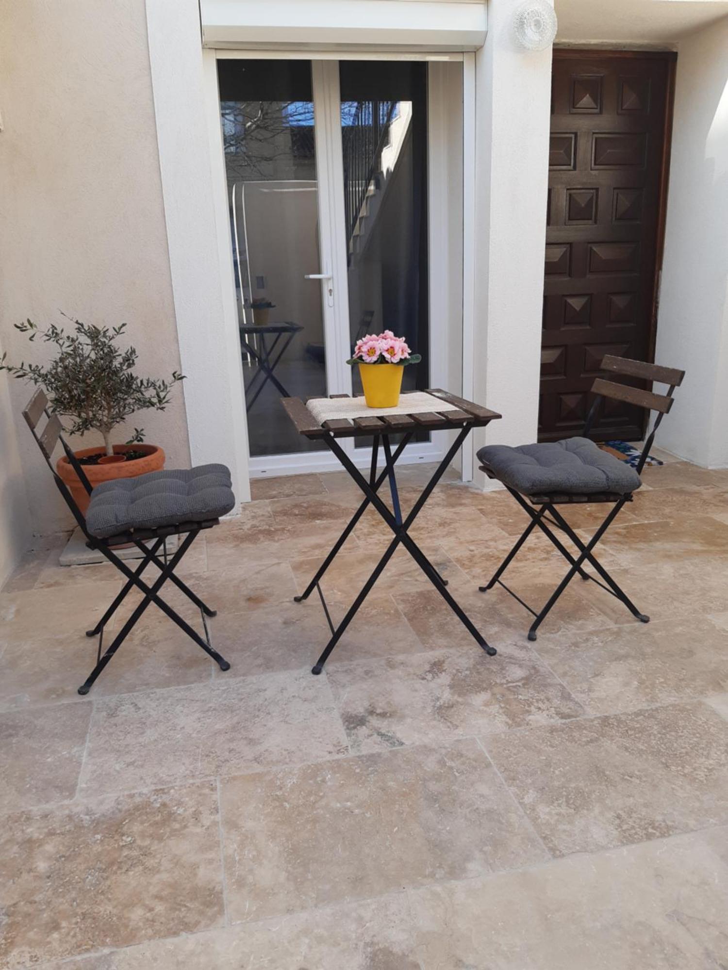 Apartment Le D'eglantine *